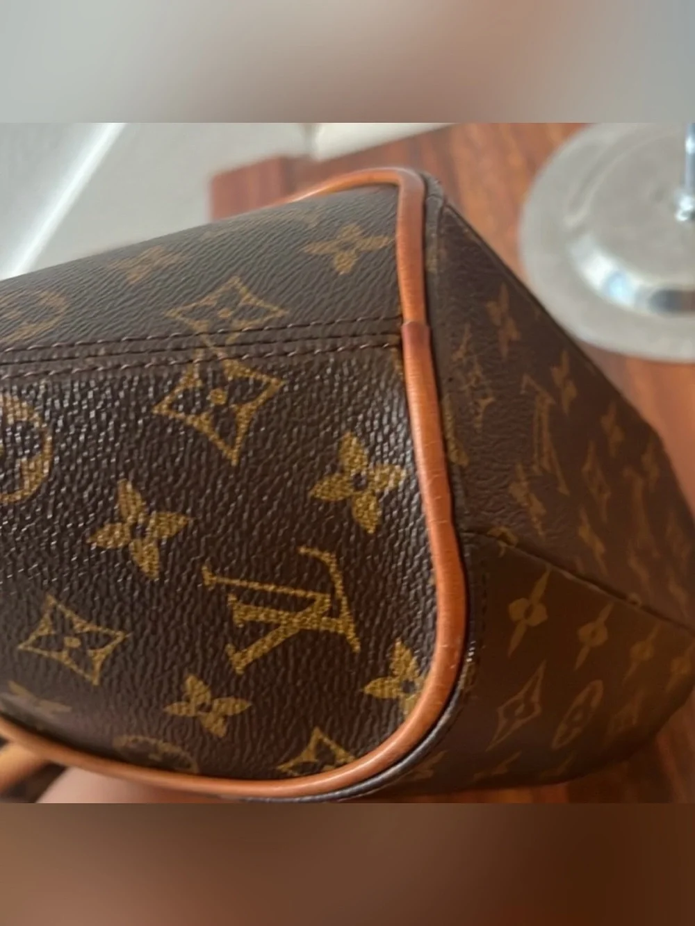 Louis Vuitton Ellipse PM M10040 Timeless design in good vintage condition.